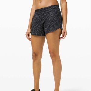 Lululemon Tracker Short Le Tigre Camo Deep Coal Multi